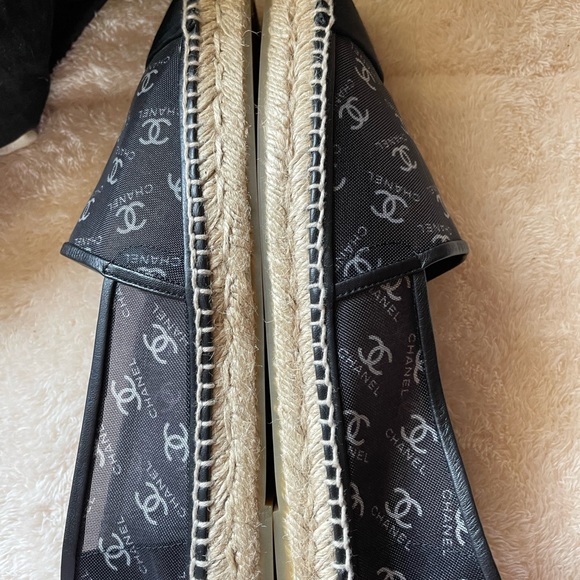 Gorgeous CHANEL Espadrilles - Picture 2 of 9